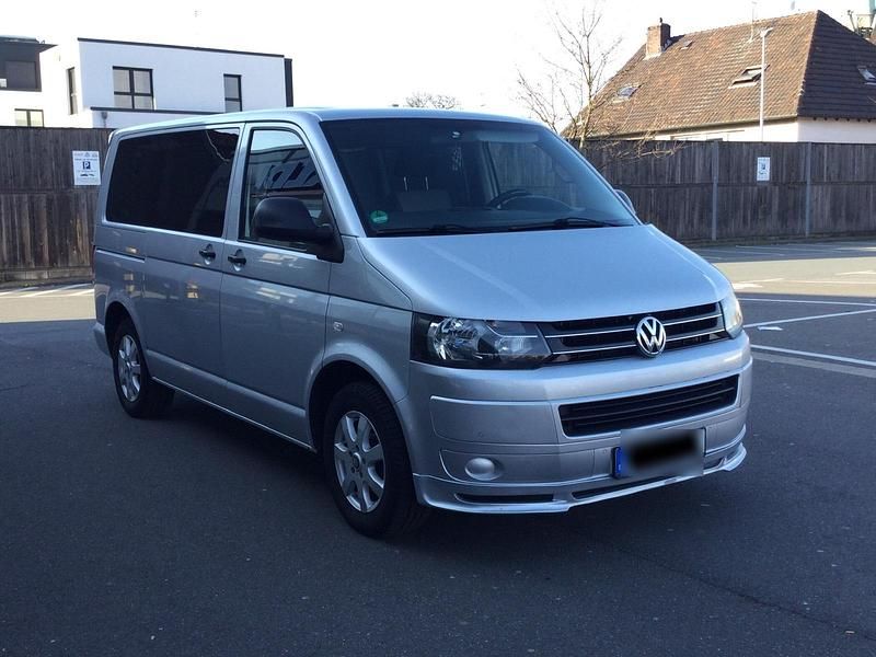 Usata VW Multivan 140 CV (102 kW) 2012 Argento Monovolume