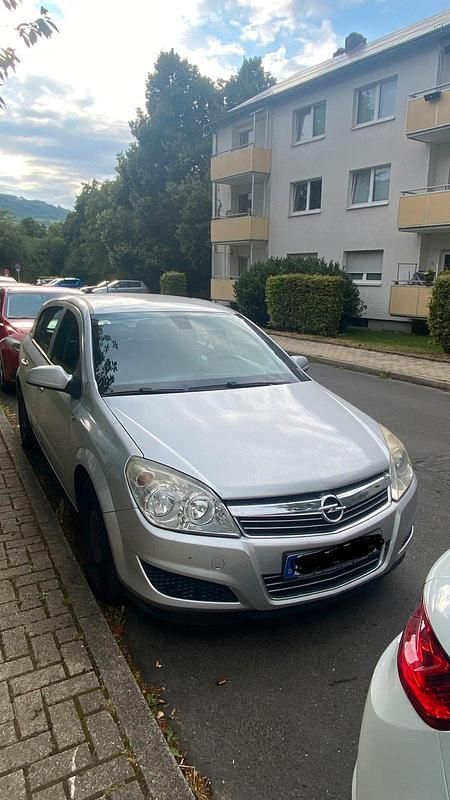 Grau Gebraucht 2007 Opel Astra Kleinwagen | 3.700 € (Teuer) - Bild 1/4