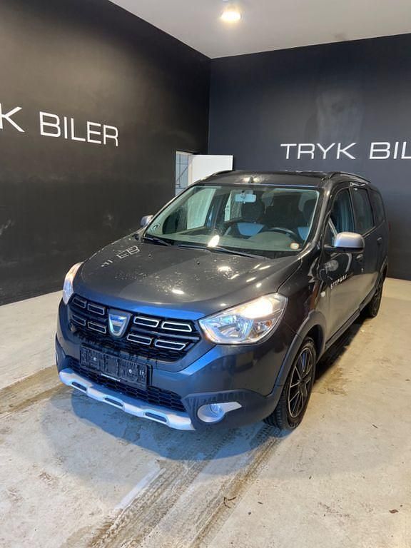 Grau Gebraucht 2020 Dacia Lodgy Stepway Van / Kleinbus | 8.500 € (Superpreis) - Bild 1/4