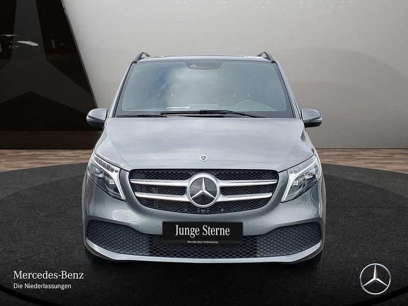 Gebraucht Mercedes V300 Avantgarde Edition 237 PS (174 kW) 2023 Grau Van / Kleinbus
