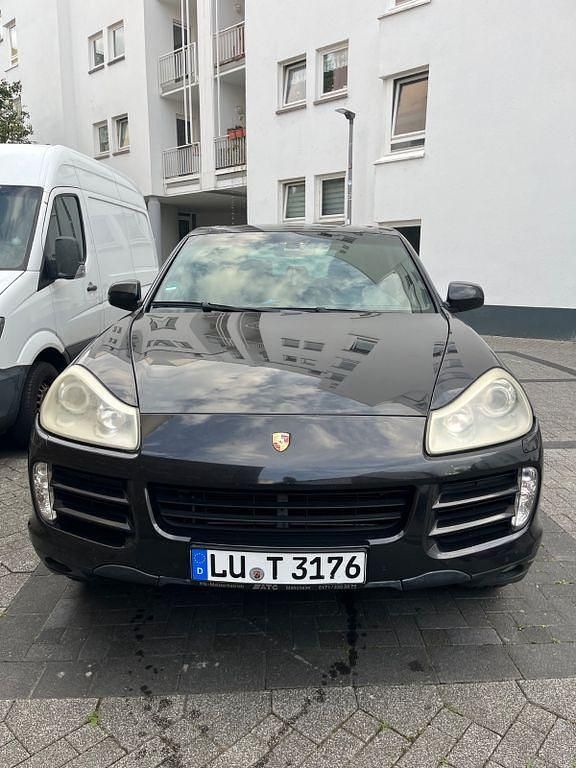 Schwarz Gebraucht 2010 Porsche Cayenne SUV | 12.300 € (Etwas zu teuer) - Bild 1/4