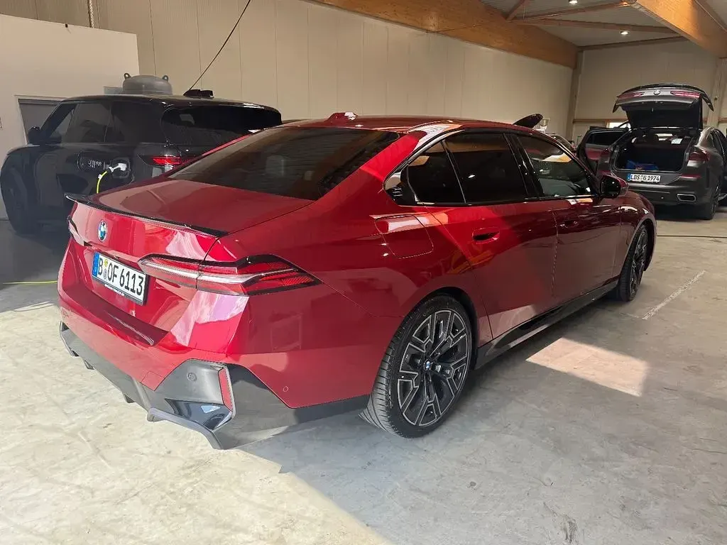 Gebraucht BMW 520 Performance 208 PS (152 kW) 2024 Rot Limousine