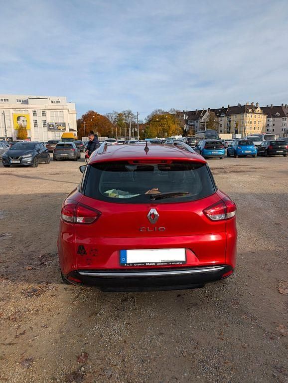 Rot Gebraucht 2019 Renault Clio IV LIMITED Limousine | 6.100 € (Superpreis) - Bild 1/4