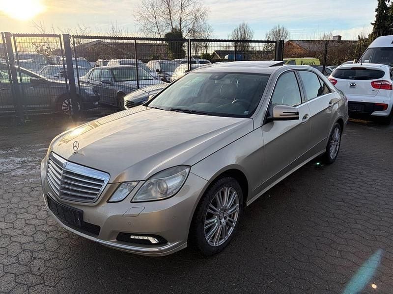 Gebraucht Mercedes E500 Elegance 387 PS (284 kW) 2010 Beige Limousine