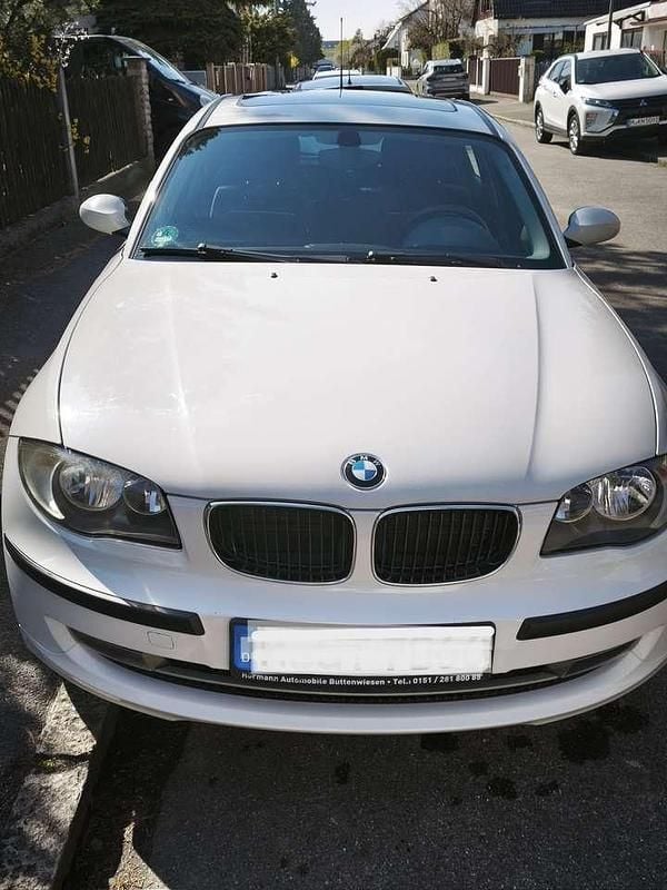 Gebraucht BMW 116 122 PS (89 kW) 2009 Weiß Kleinwagen