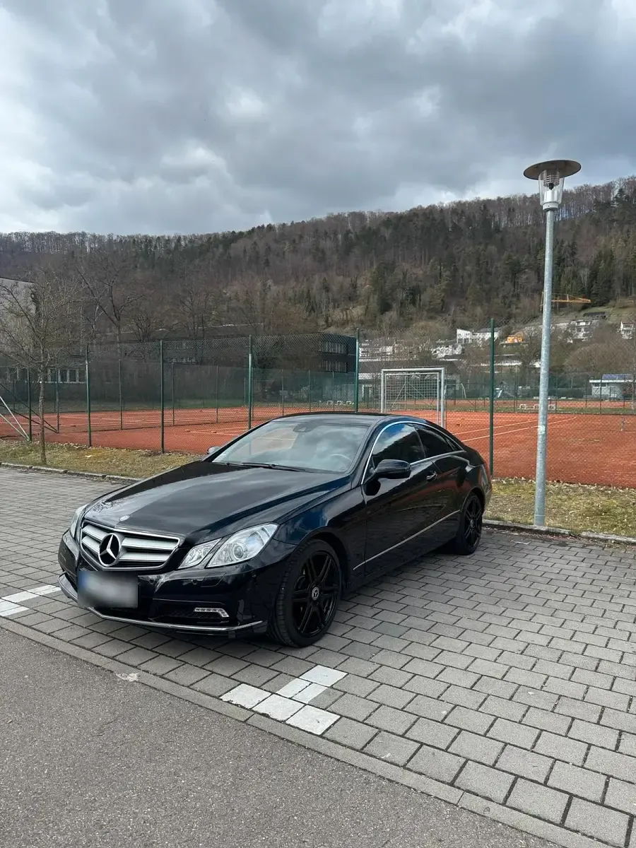 Gebraucht Mercedes E350 231 PS (169 kW) 2010 Schwarz Coupé