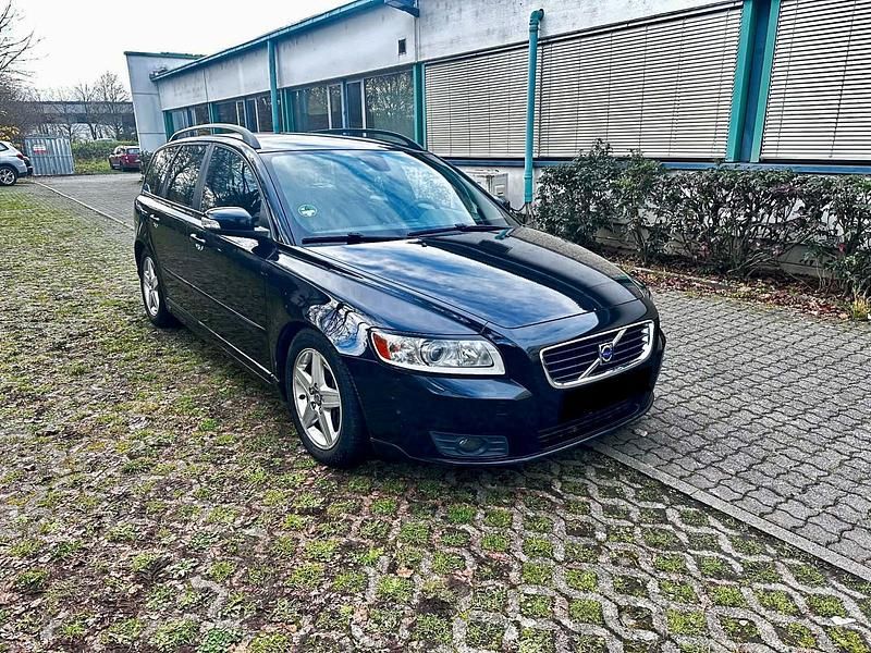 Schwarz Gebraucht 2009 Volvo V50 Summum Kombi | 3.450 € - Bild 1/4