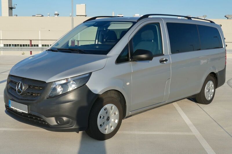 Silber Gebraucht 2019 Mercedes Vito Van / Kleinbus | 27.700 € (Guter Preis) - Bild 1/4