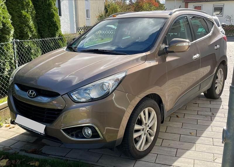 Braun Gebraucht 2013 Hyundai ix35 Premium SUV | 8.888 € (Fairer Preis) - Bild 1/4