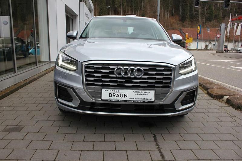 Używany Audi Q2 Advanced Plus 116 KM (85 kW) 2019 Srebrny SUV