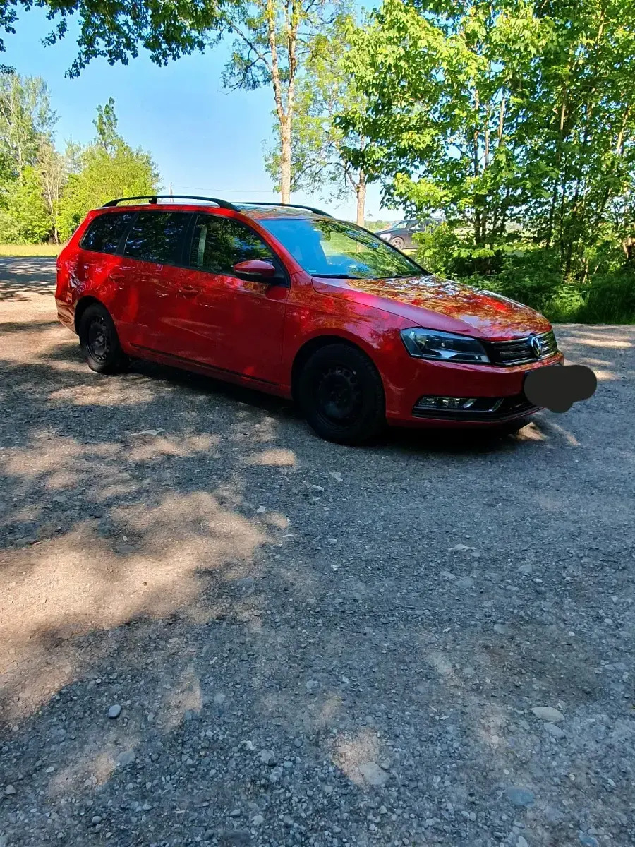 Gebraucht VW Passat 105 PS (77 kW) 2013 Rot Kombi