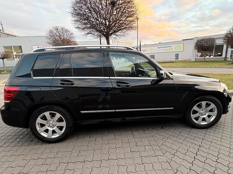 Gebraucht Mercedes GLK250 204 PS (150 kW) 2014 Schwarz SUV
