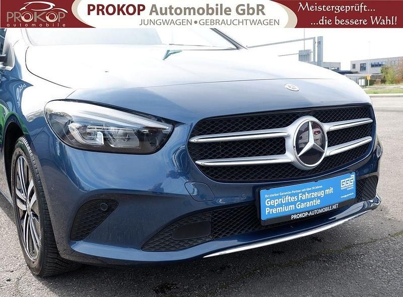 Gebraucht Mercedes B250e Progressive 160 PS (117 kW) 2022 Blau Van / Kleinbus