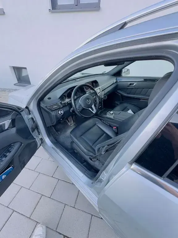 Gebraucht Mercedes E350 265 PS (194 kW) 2012 Silber Limousine
