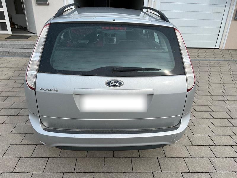 Second-hand Ford Focus 101 CP (74 kW) 2011 Argintiu Break
