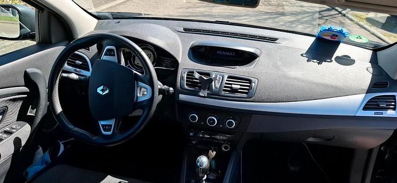 Gebraucht Renault Mégane 110 PS (80 kW) 2012 Braun Limousine