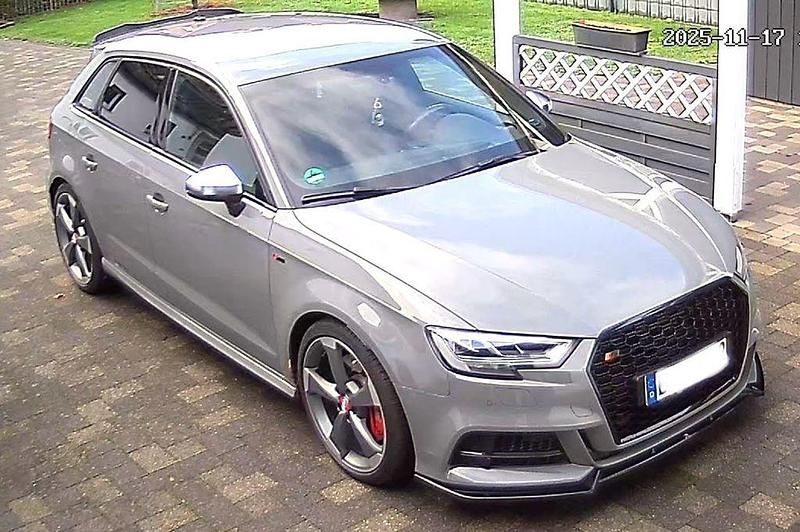 Grau Gebraucht 2019 Audi S3 Ambiente Limousine | 27.500 € (Superpreis) - Bild 1/4