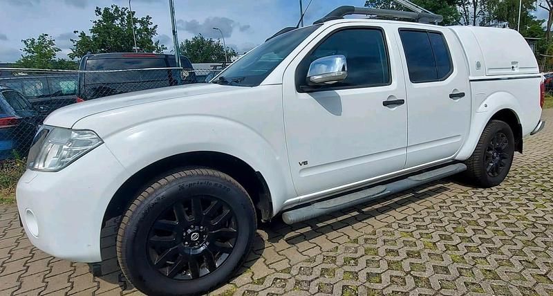 Gebraucht Nissan Navara 231 PS (169 kW) 2014 Weiß Pickup