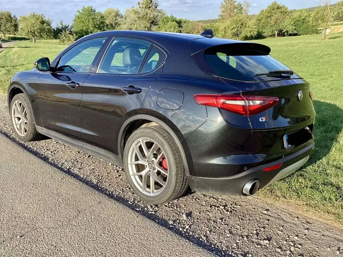 Gebraucht Alfa Romeo Stelvio 200 PS (147 kW) 2018 Schwarz SUV