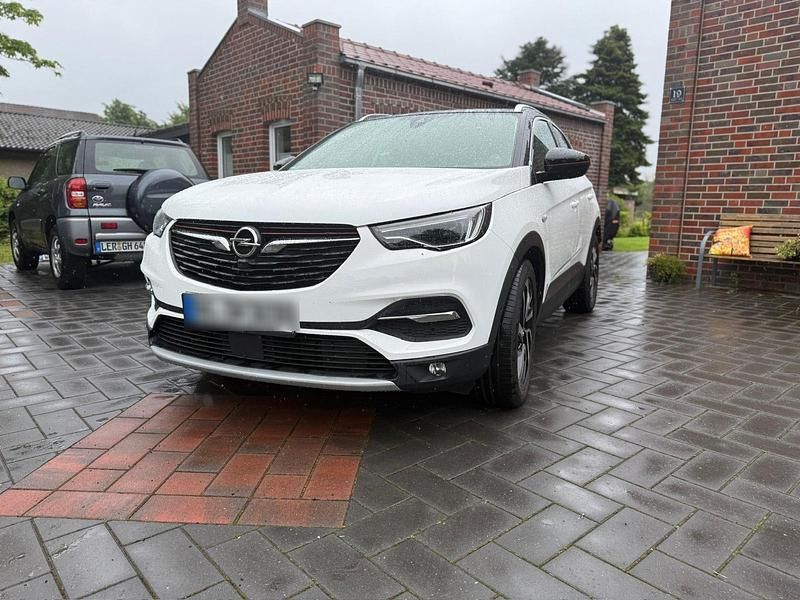 Weiß Gebraucht 2018 Opel Grandland X SUV | 17.550 € (Guter Preis) - Bild 1/4