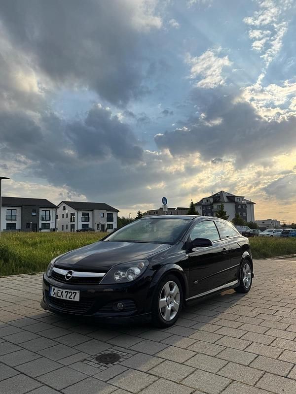 Schwarz Gebraucht 2009 Opel Astra GTC Coupé | 1.900 € (Guter Preis) - Bild 1/4