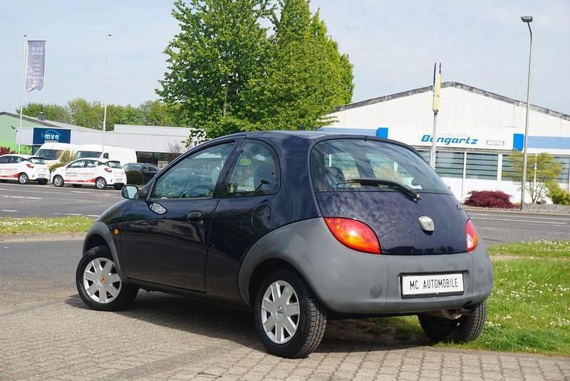 Second-hand Ford Ka 60 CP (44 kW) 2006 Albastru Hatchback