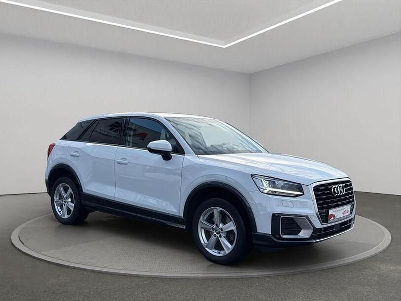 Gebraucht Audi Q2 Sport 116 PS (85 kW) 2018 Gletscherweiß metallic SUV