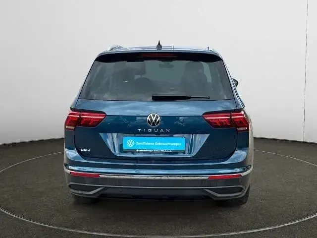 Gebraucht VW Tiguan United 131 PS (96 kW) 2021 Nightshade blue metallic SUV