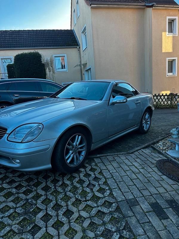 Silber Gebraucht 2002 Mercedes SLK230 Cabrio | 4.000 € - Bild 1/4