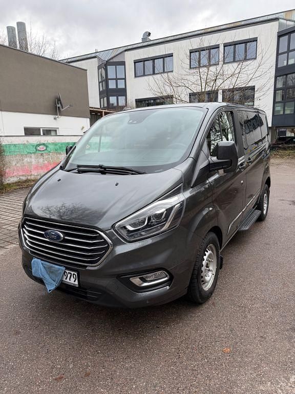 Gebraucht Ford Tourneo Titanium 131 PS (96 kW) 2019 Grau Van / Kleinbus