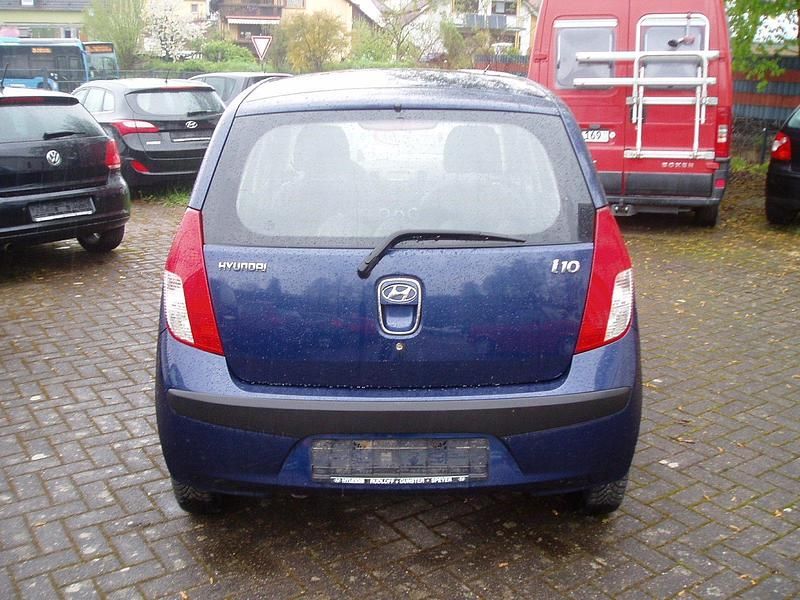 Gebraucht Hyundai i10 67 PS (49 kW) 2009 Blau Kleinwagen