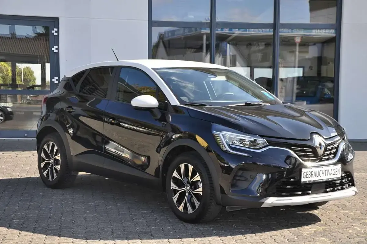 Używany Renault Captur Evolution 91 KM (66 kW) 2023 Biały SUV