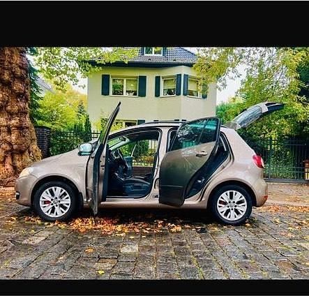 Braun Gebraucht 2013 VW Golf VI Life Kombi | 8.900 € (Etwas zu teuer) - Bild 1/4