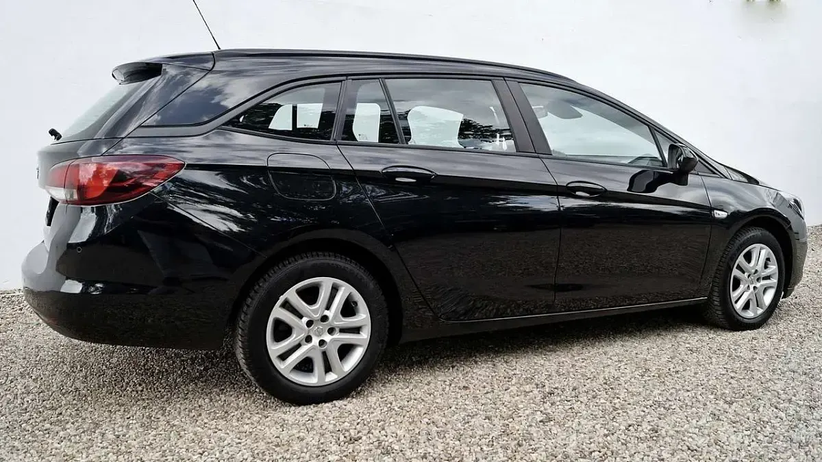 Gebraucht Opel Astra 145 PS (106 kW) 2022 Onyx schwarz Kleinwagen