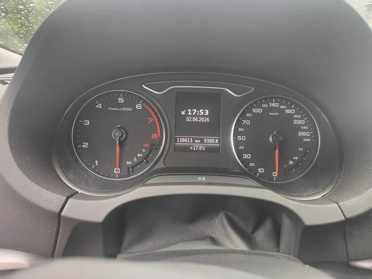 Gebraucht Audi A3 Ambiente 122 PS (89 kW) 2014 Silber Limousine