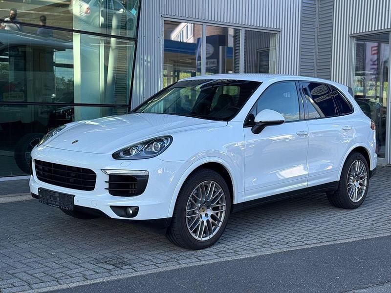 Weiß Gebraucht 2017 Porsche Cayenne Platinum Edition SUV | 34.980 € (Etwas zu teuer) - Bild 1/4