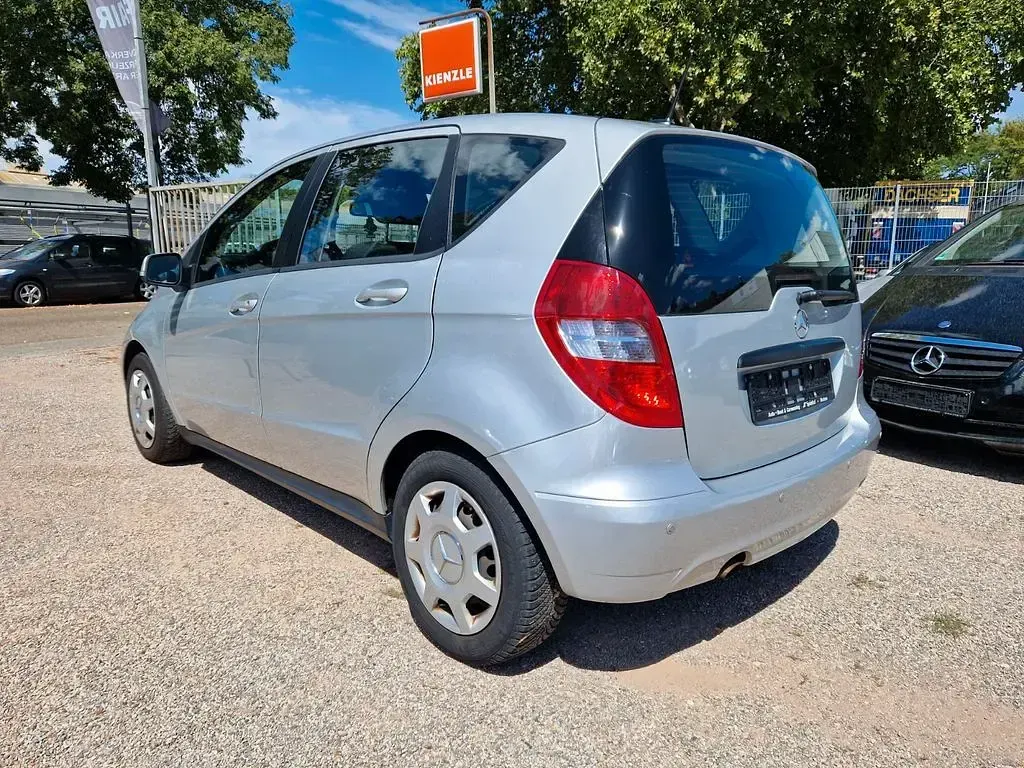Gebraucht Mercedes A160 95 PS (69 kW) 2010 Silber Van / Kleinbus