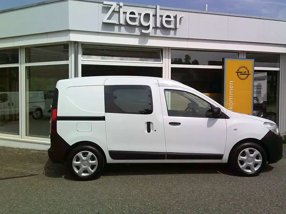 Gebraucht Dacia Dokker Essentiel 75 PS (55 kW) 2019 Gletscherweiß Van / Kleinbus