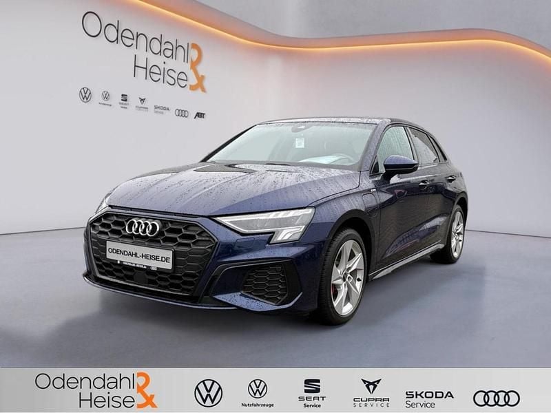 Gebraucht Audi A3 Sportback e-tron S-Line 245 PS (180 kW) 2023 Navarrablau metallic Kleinwagen