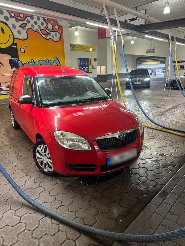 Gebraucht Skoda Roomster 75 PS (55 kW) 2010 Rot Van / Kleinbus