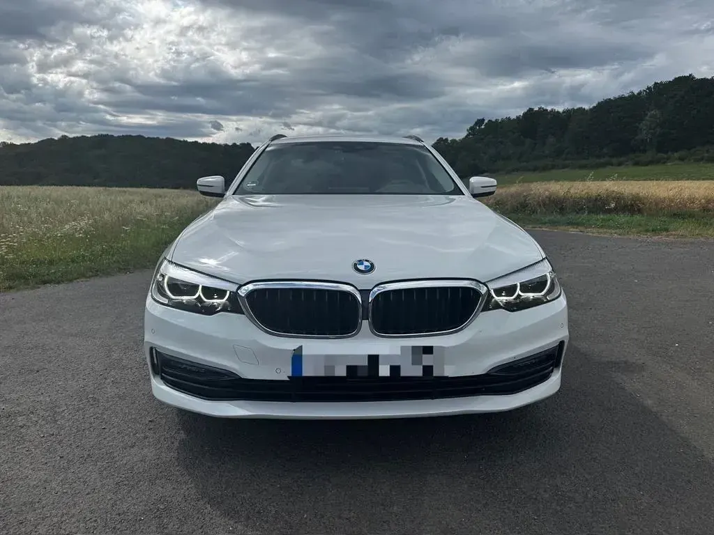 Gebraucht BMW 520 Sport Line 190 PS (139 kW) 2018 Weiß Kombi