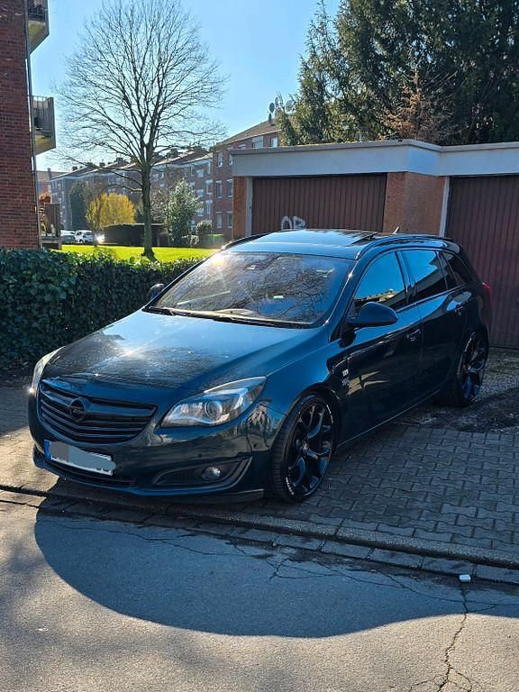 Gebraucht Opel Insignia Edition 163 PS (119 kW) 2015 Grün Limousine