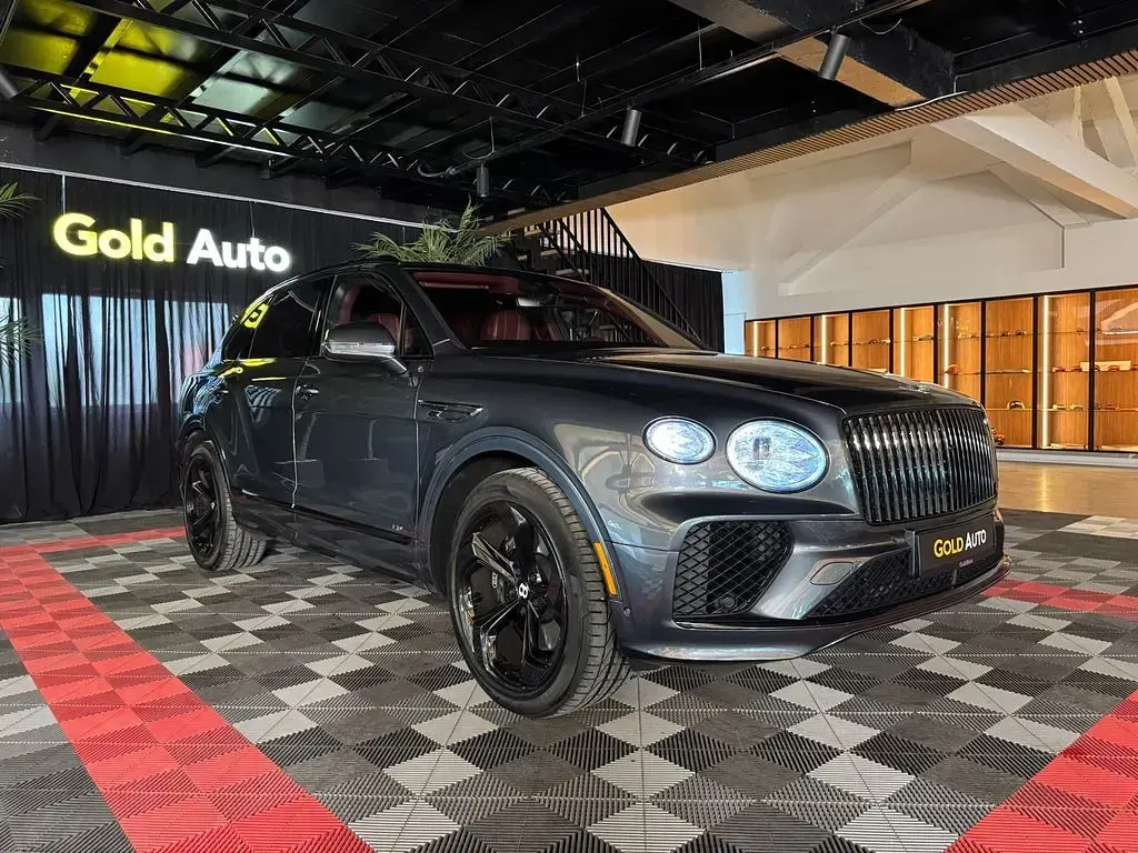 Gebraucht Bentley Bentayga 551 PS (405 kW) 2021 Grau SUV