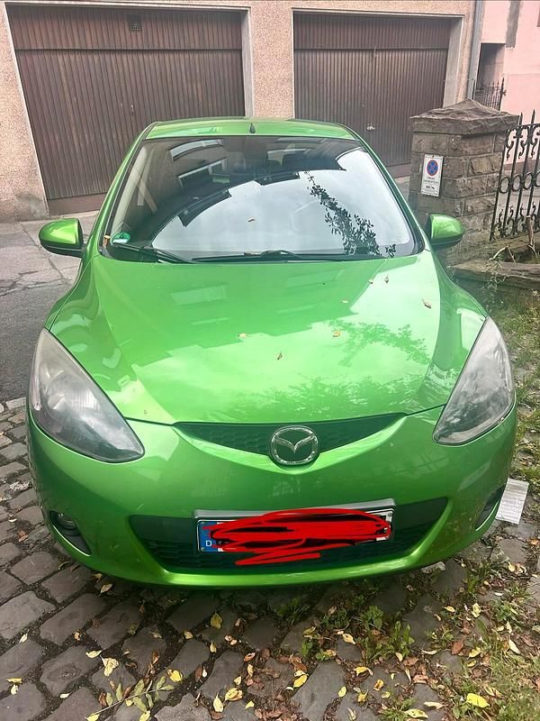 Grün Gebraucht 2008 Mazda 2 Kleinwagen | 3.500 € - Bild 1/4