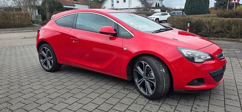 Gebraucht Opel Astra GTC Edition 179 PS (131 kW) 2012 Rot Limousine