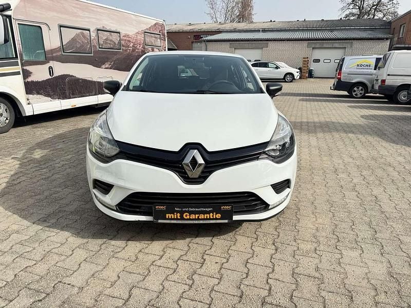 Używany Renault Clio IV Life 73 KM (53 kW) 2017 Biały Hatchback