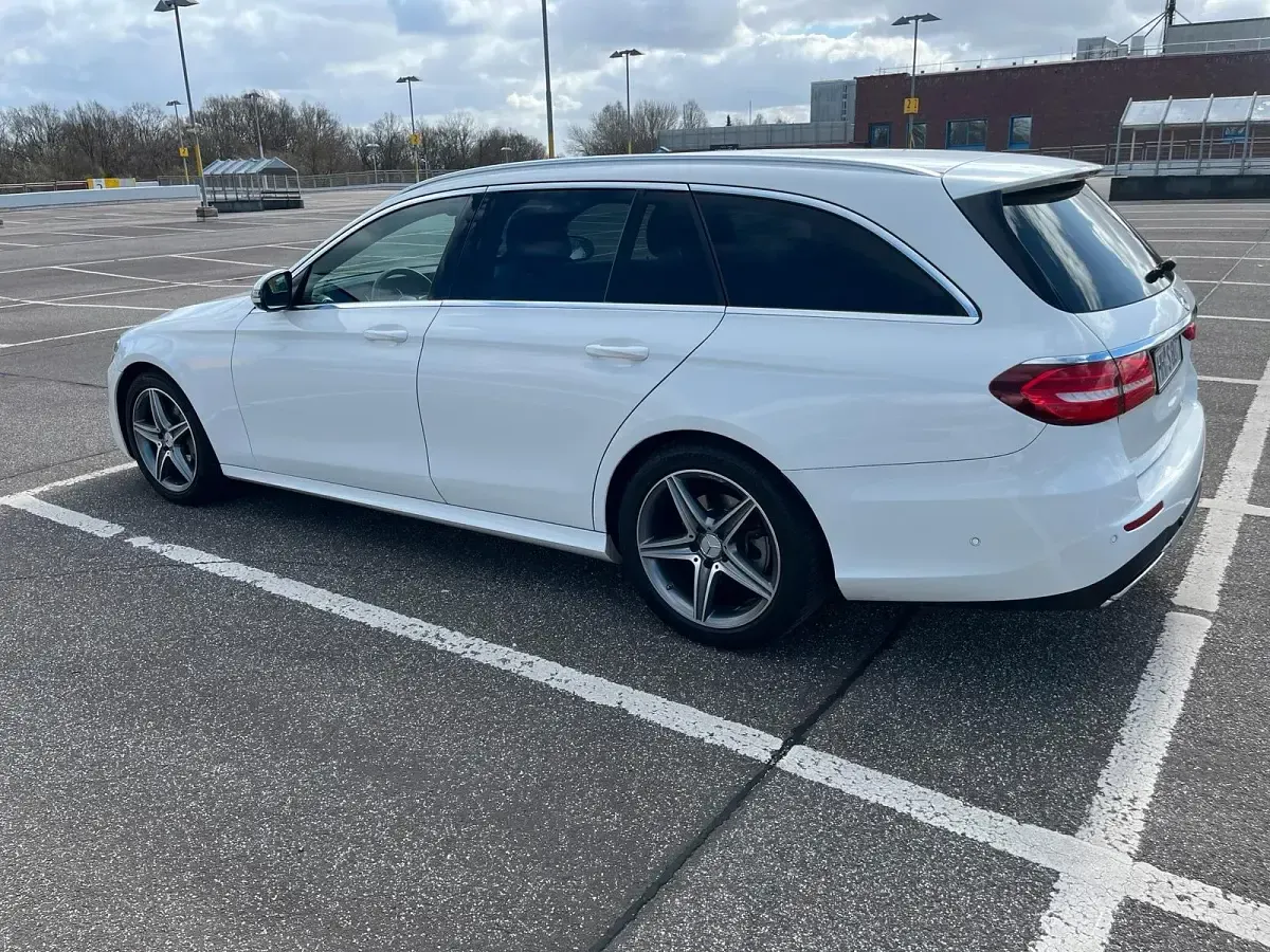 Gebraucht Mercedes E200 AMG 211 PS (155 kW) 2020 Kombi
