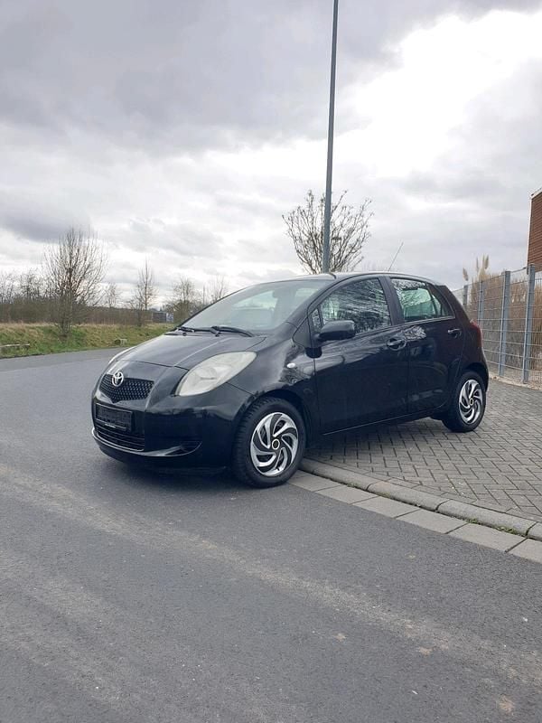 Gebraucht Toyota Yaris 87 PS (63 kW) 2006 Schwarz Kleinwagen