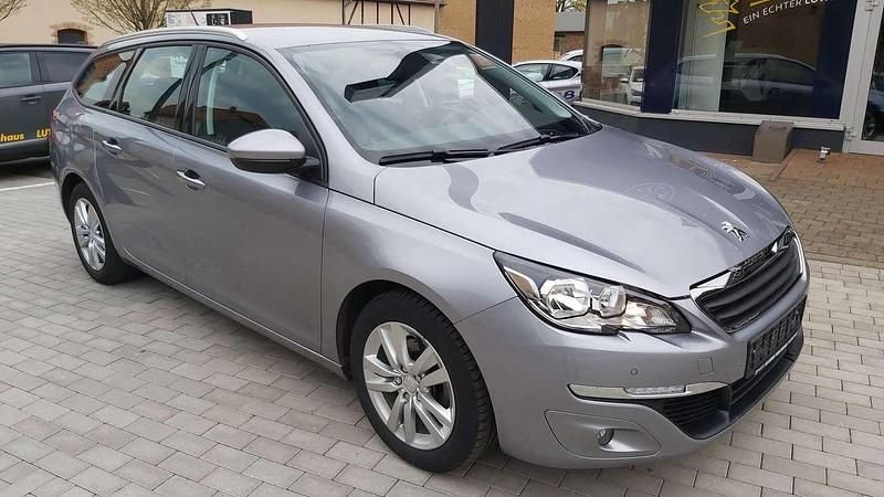Gebraucht Peugeot 308 Active 131 PS (96 kW) 2015 Lack grau artense Kombi
