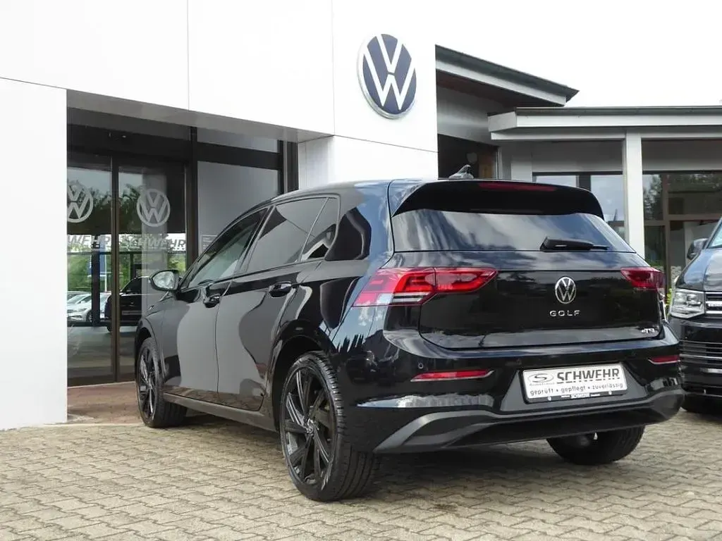 Gebraucht VW Golf VIII Life 110 PS (80 kW) 2023 Schwarz Limousine